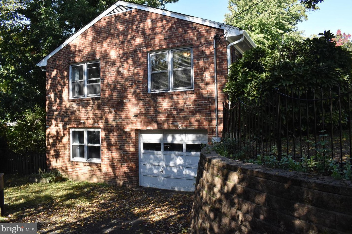 1216 S Oakcrest Rd, Arlington, VA 22202