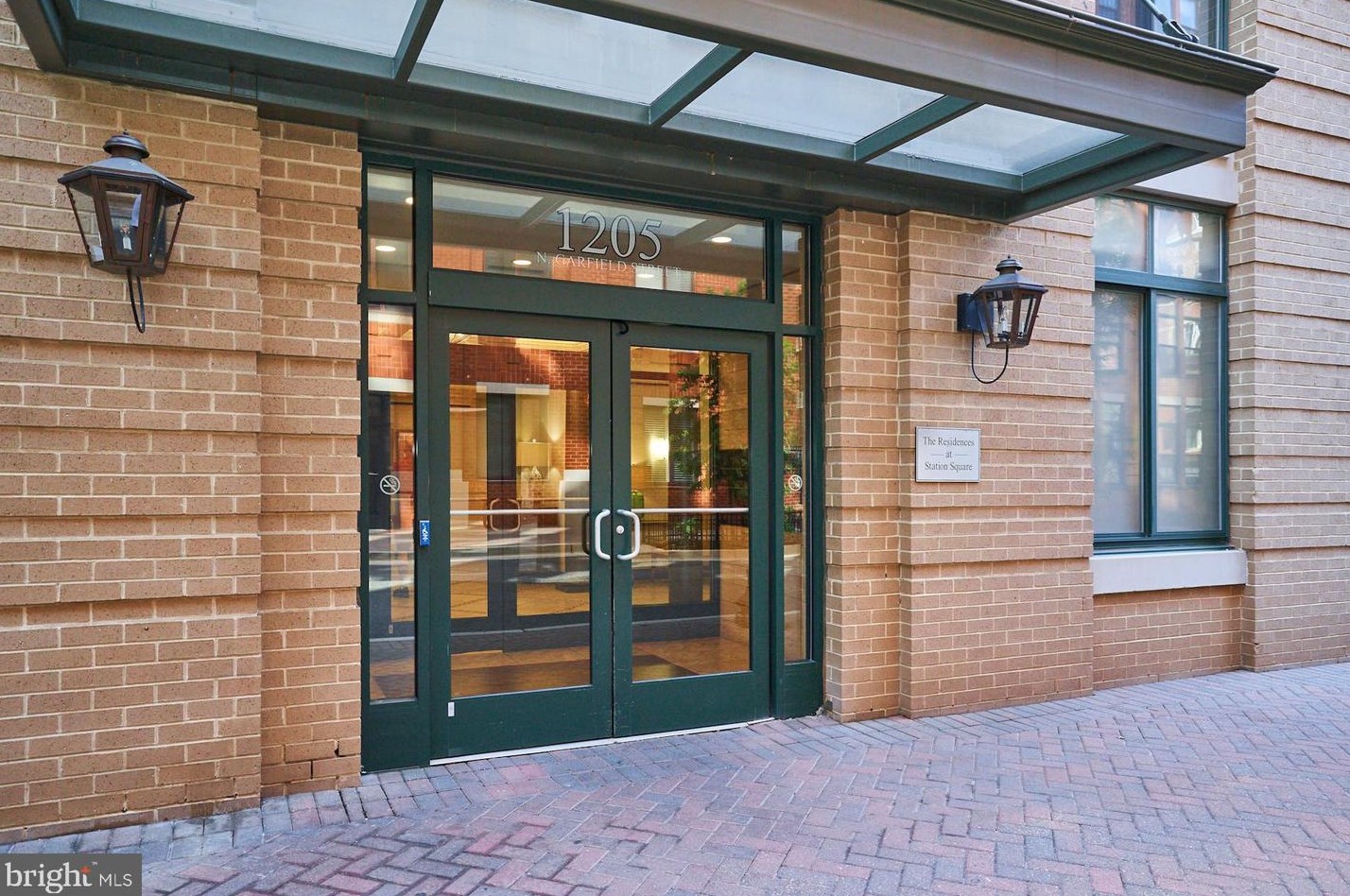 1205 N Garfield St #806, Arlington, VA 22201