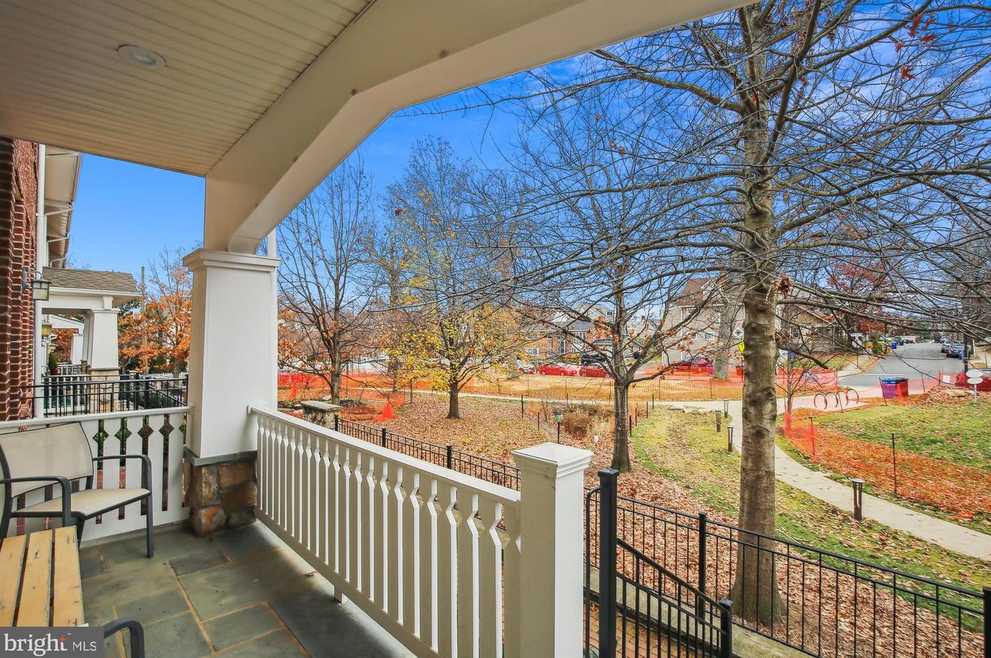 2719 11th St N, Arlington, VA 22204
