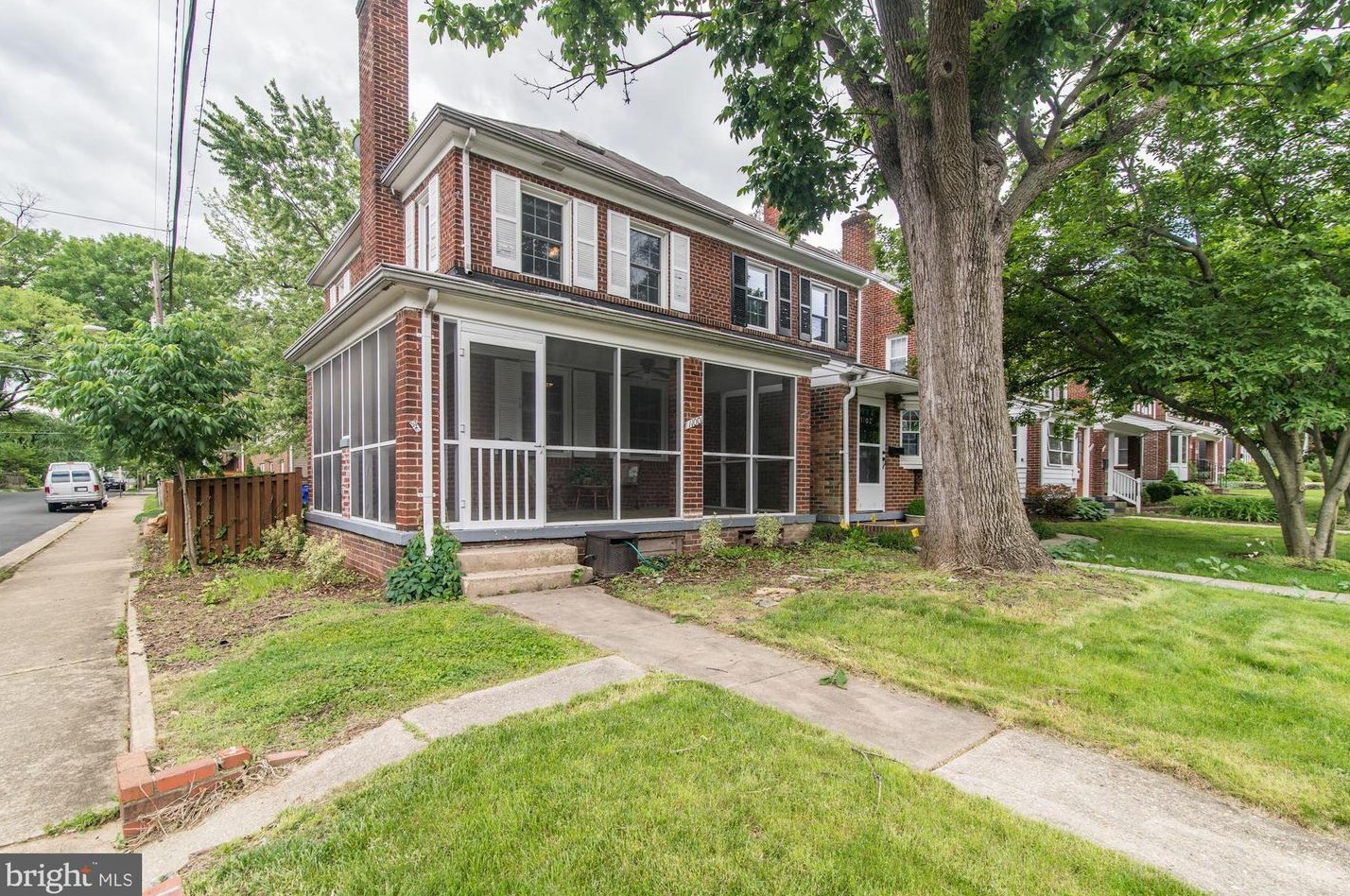 1100 16th St S, Arlington, VA 22202