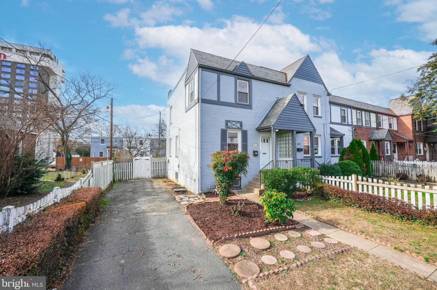 816 Ode St, Arlington, VA 22204-4514