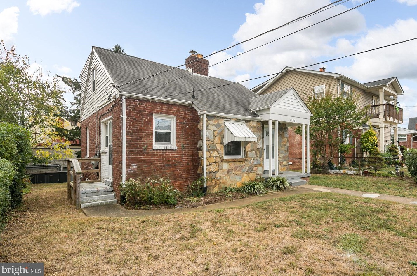 1606 13th St S, Arlington, VA 22204