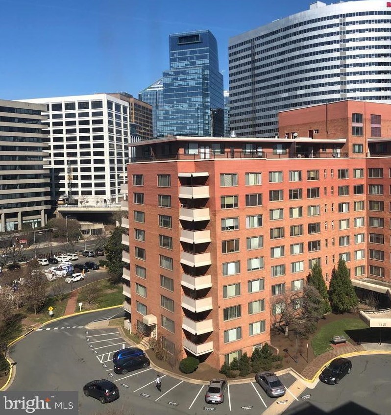 1111 Arlington Blvd #927, Arlington, VA 22209