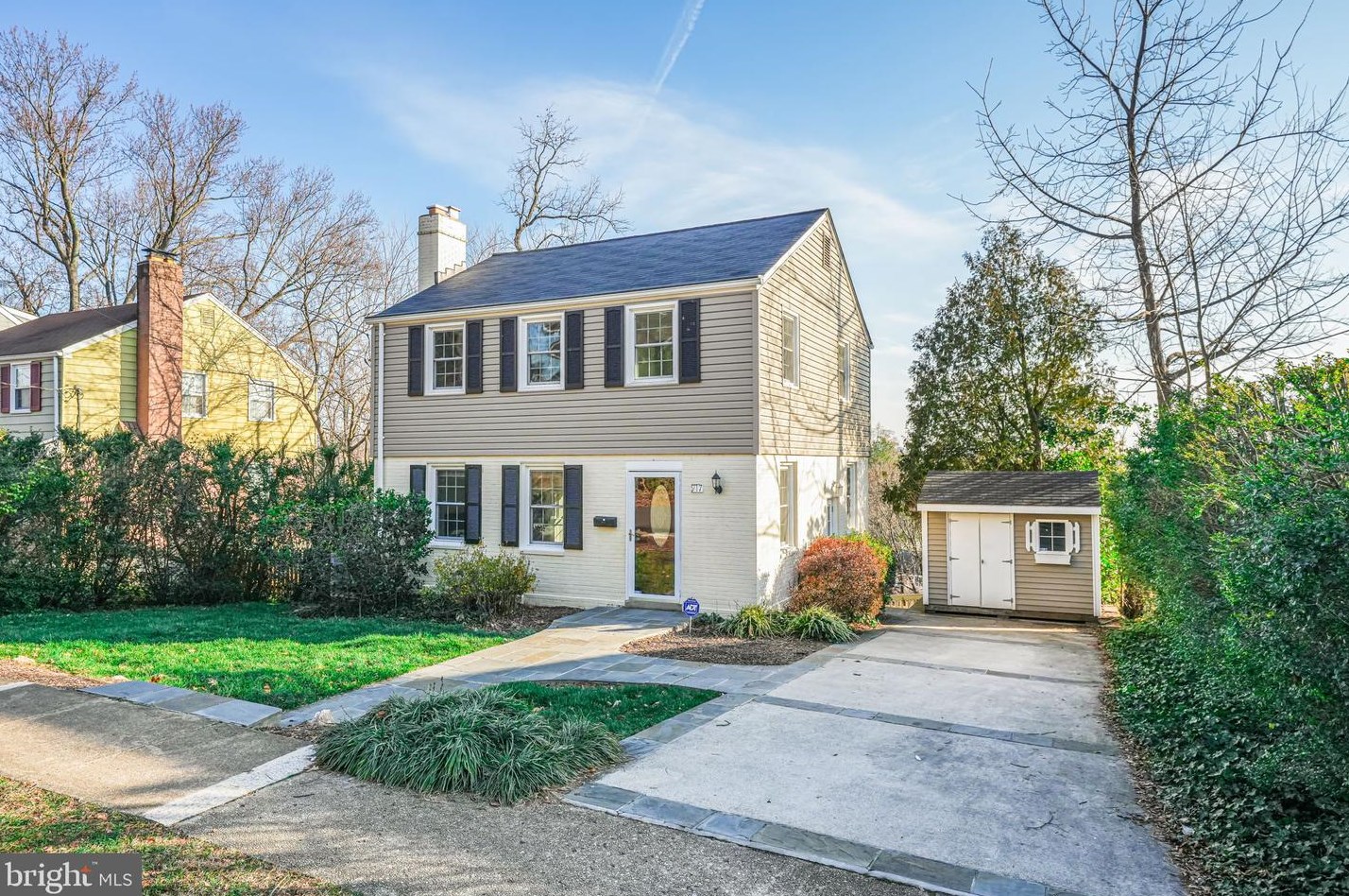 917 N Madison St, Arlington, VA 22205