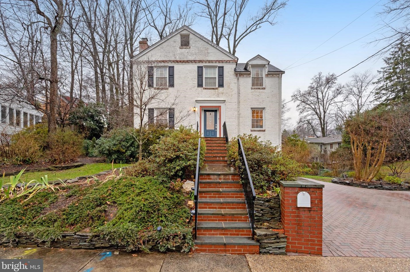 2546 Military Rd, Arlington, VA 22207-5106