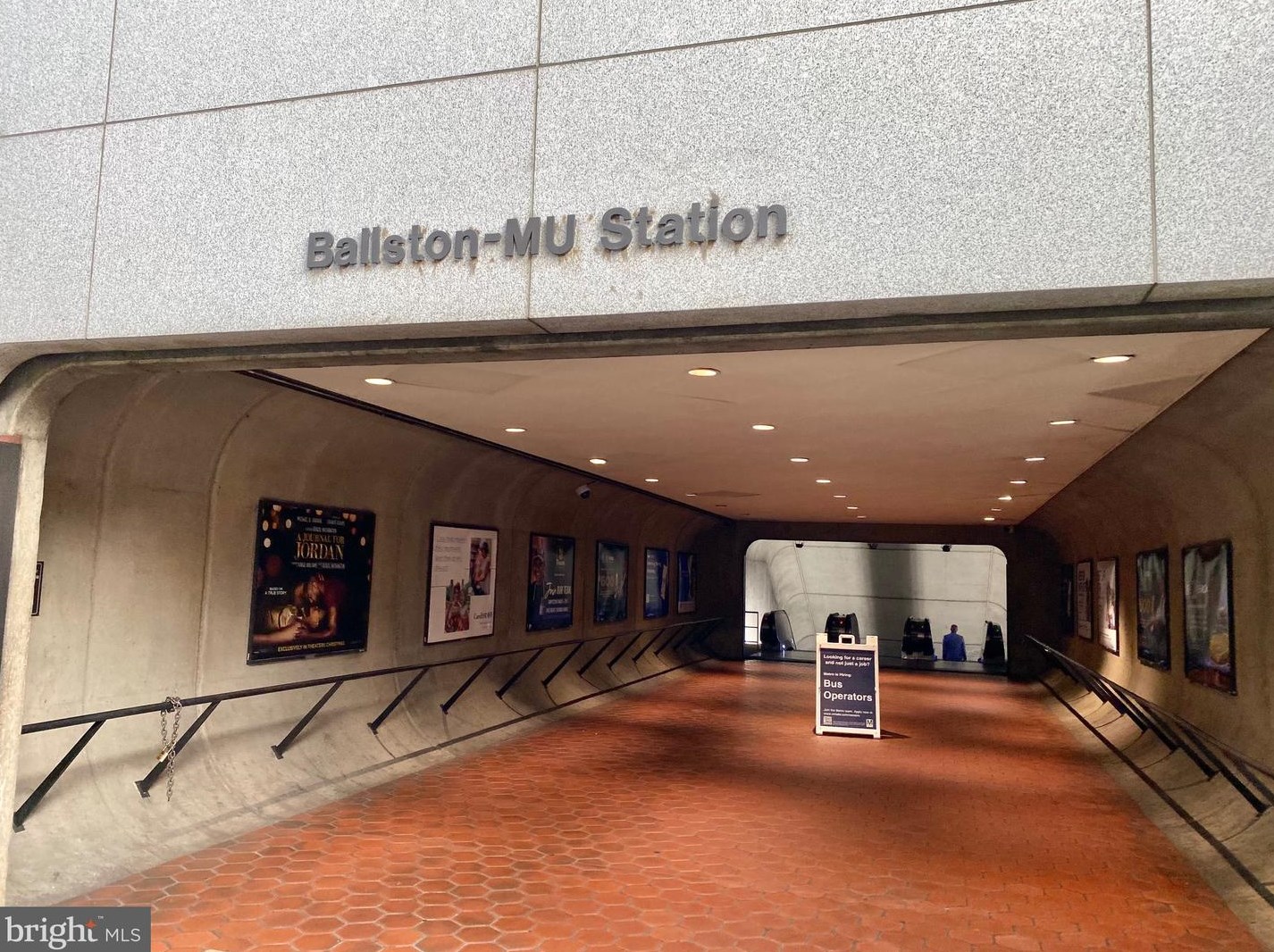 1020 Stafford St, Arlington VA  22201-4666 exterior