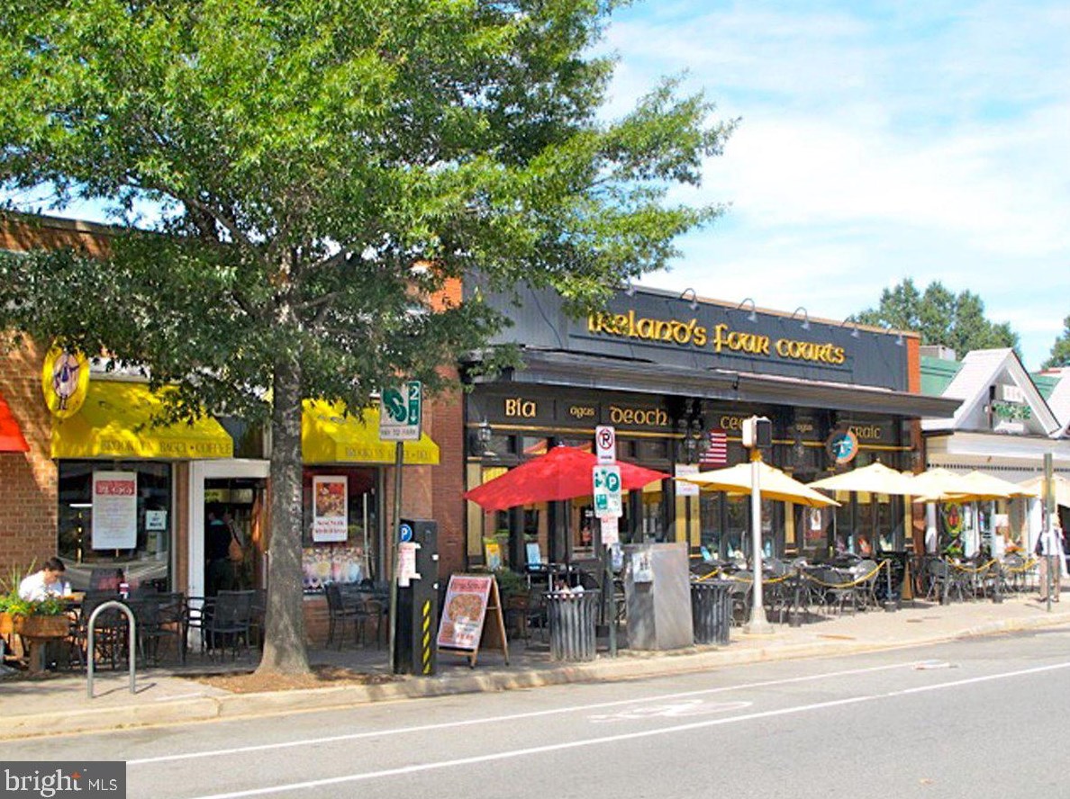 1924 Rhodes St, Arlington VA  22201-3133 exterior