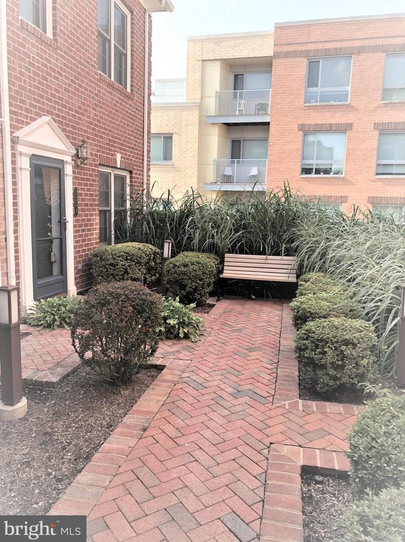 2254 S Garfield St # 12, Arlington, VA