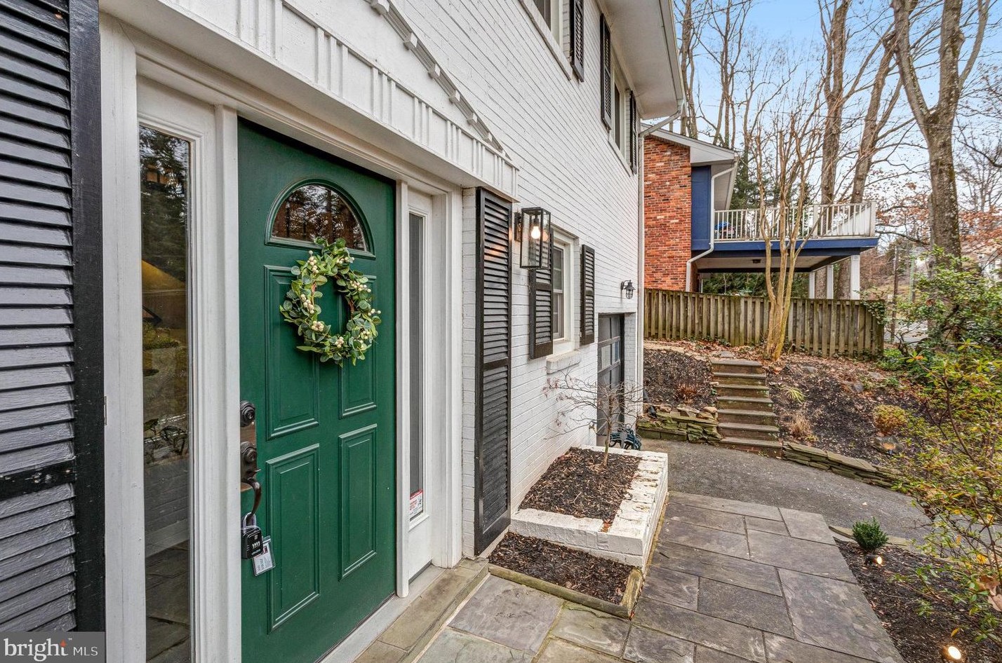 3710 Lorcom Ln, Arlington, VA 22207
