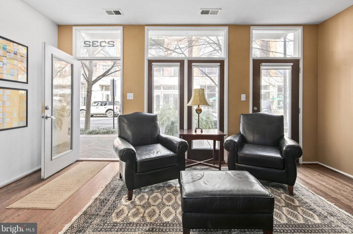 2032 Westmoreland St, Arlington, VA 22213-1011