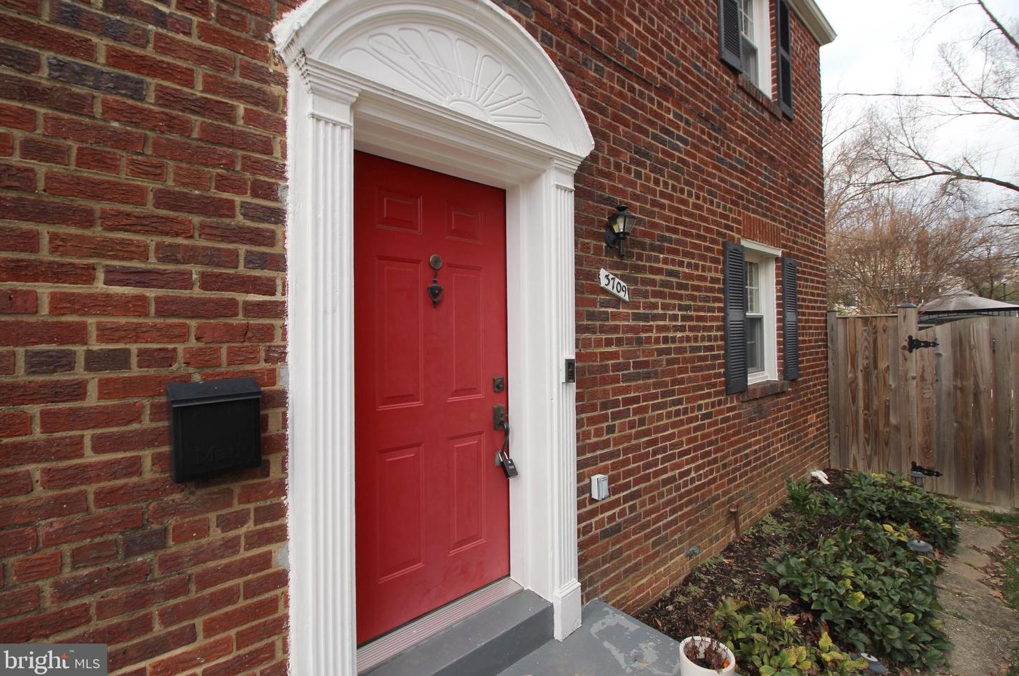 3709 3rd St S, Arlington, VA 22204