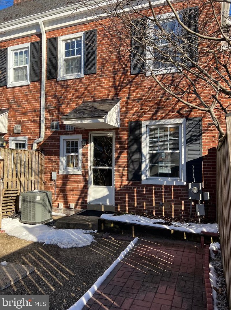 3434 S Utah St #b, Arlington, VA