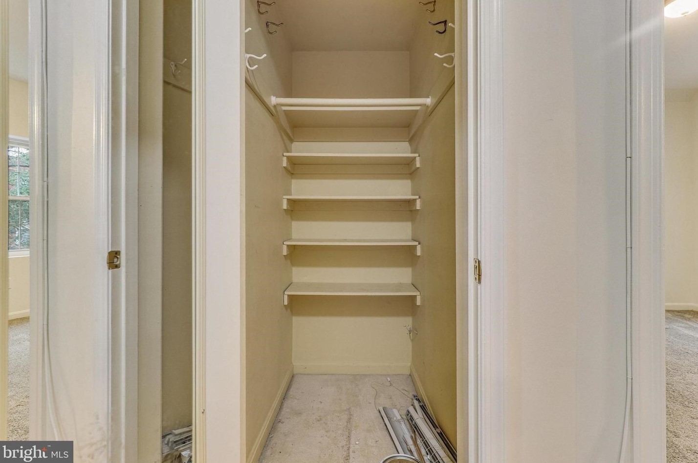 1735 Rhodes St, Arlington VA 22201-3121 exterior