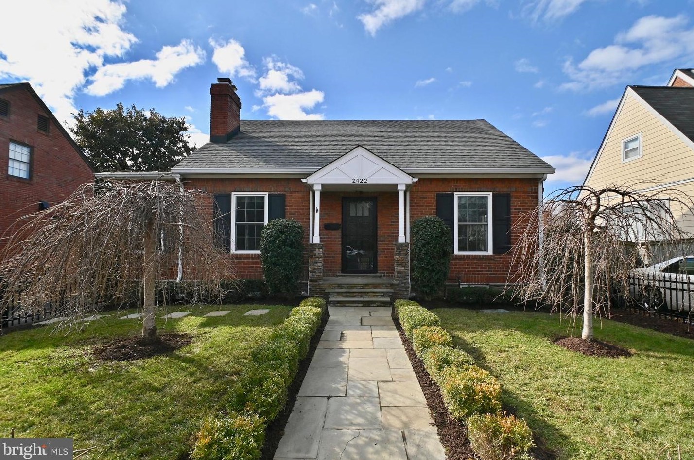 2422 Washington Blvd, Arlington, VA 22201-1116