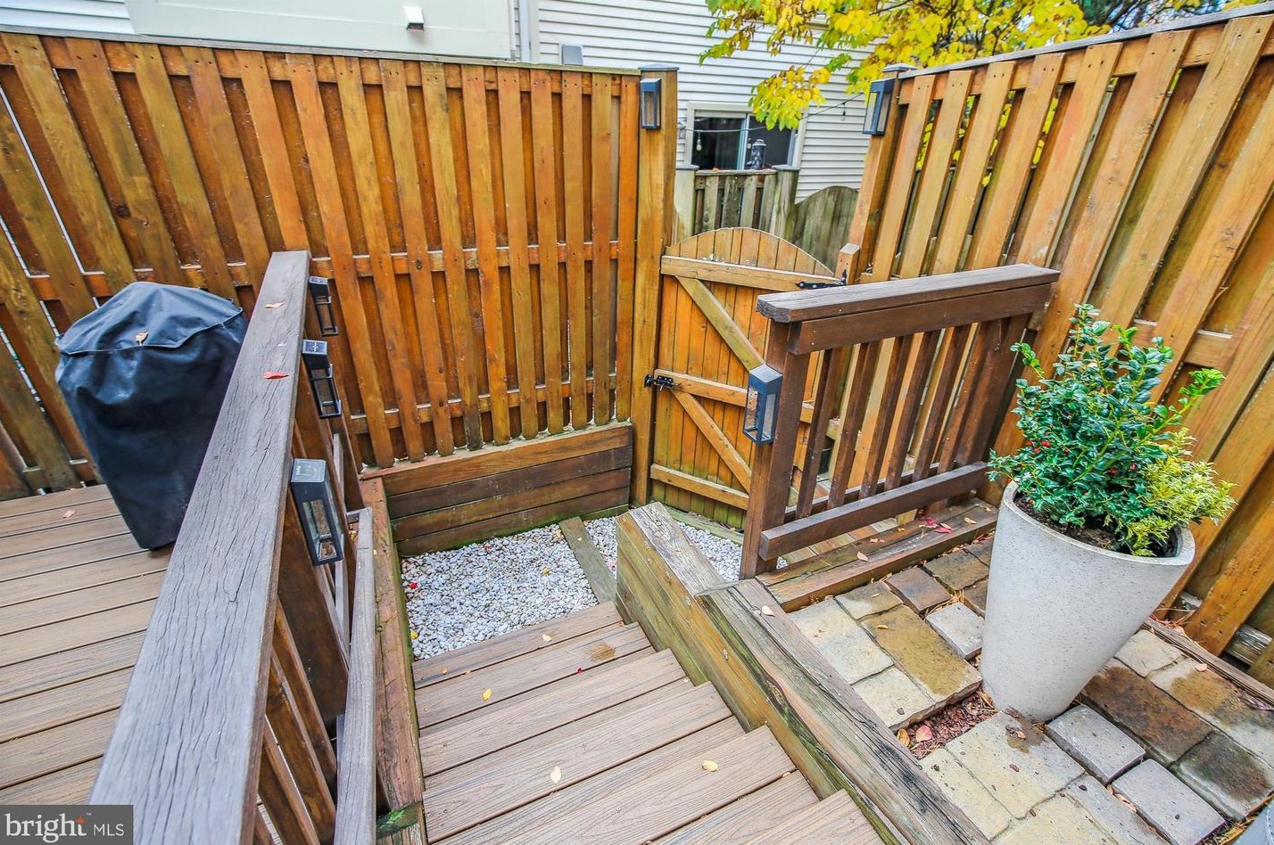 1936 Daniel St, Arlington VA 22201-1927 exterior