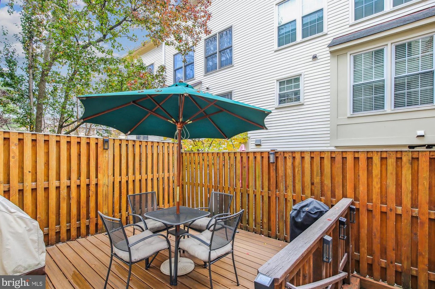 1936 Daniel St, Arlington VA 22201-1927 exterior