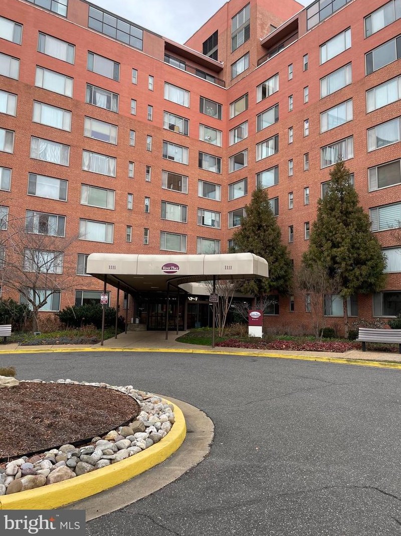 1111 Arlington Blvd Apt 331, Arlington, VA 22209