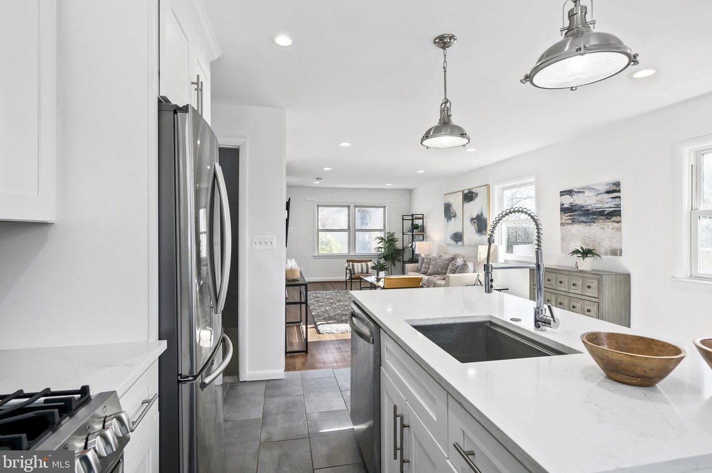 1936 Dinwiddie St, Arlington VA  22206-1067 exterior
