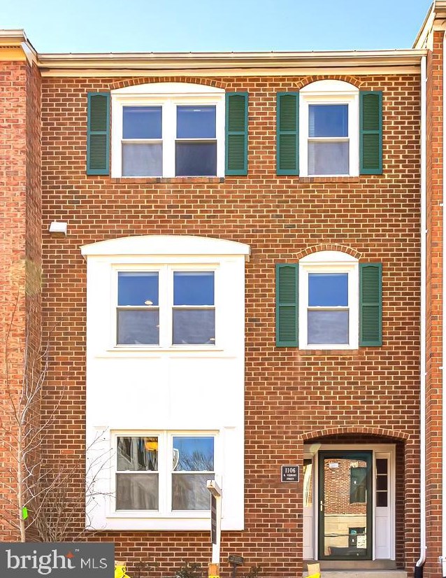 1106 Vermont St, Arlington, VA 22201-4730