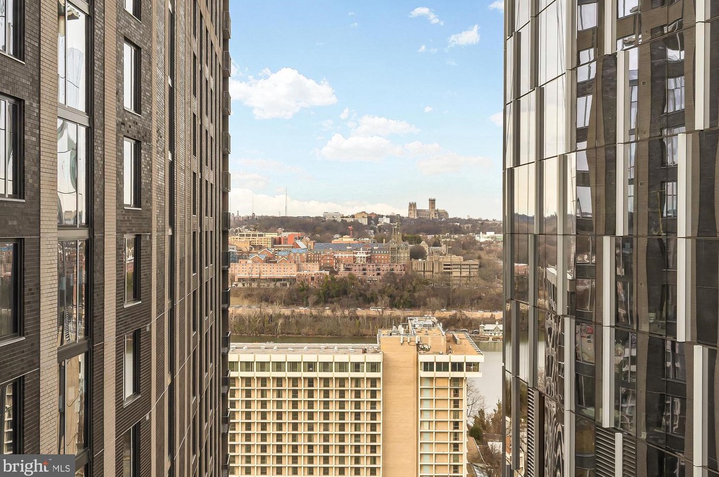 1881 Nash St, Arlington VA  22209-1511 exterior