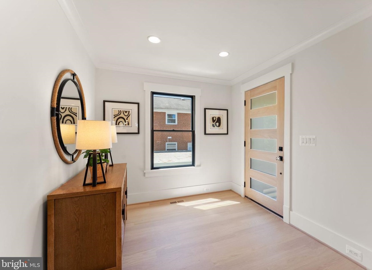 4516 7th St, Arlington VA  22203-2010 exterior