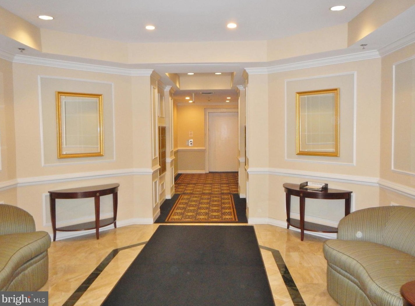 2330 14th St N #206, Arlington, VA 22201