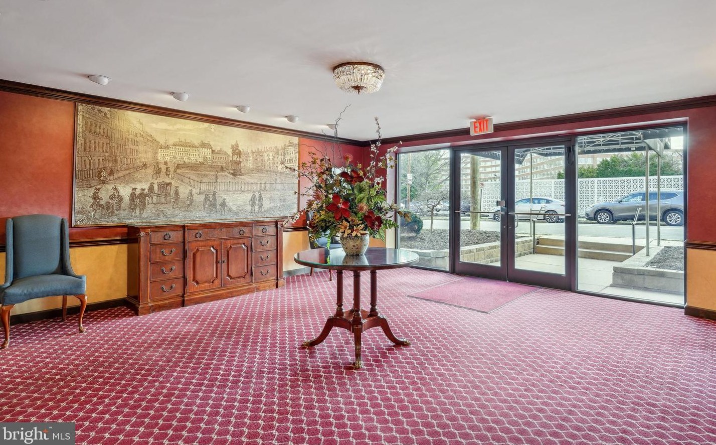 1300 S Arlington Ridge Rd #705, Arlington, VA 22202