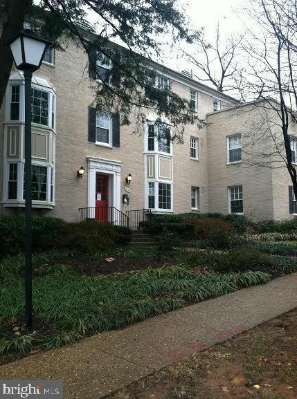 806 S Arlington Mill Dr Apt 104, Arlington, VA 22204