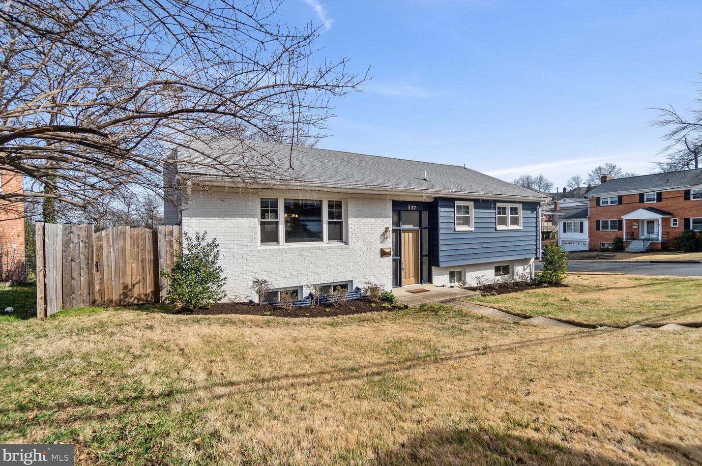 537 N Livingston St, Arlington, VA 22203