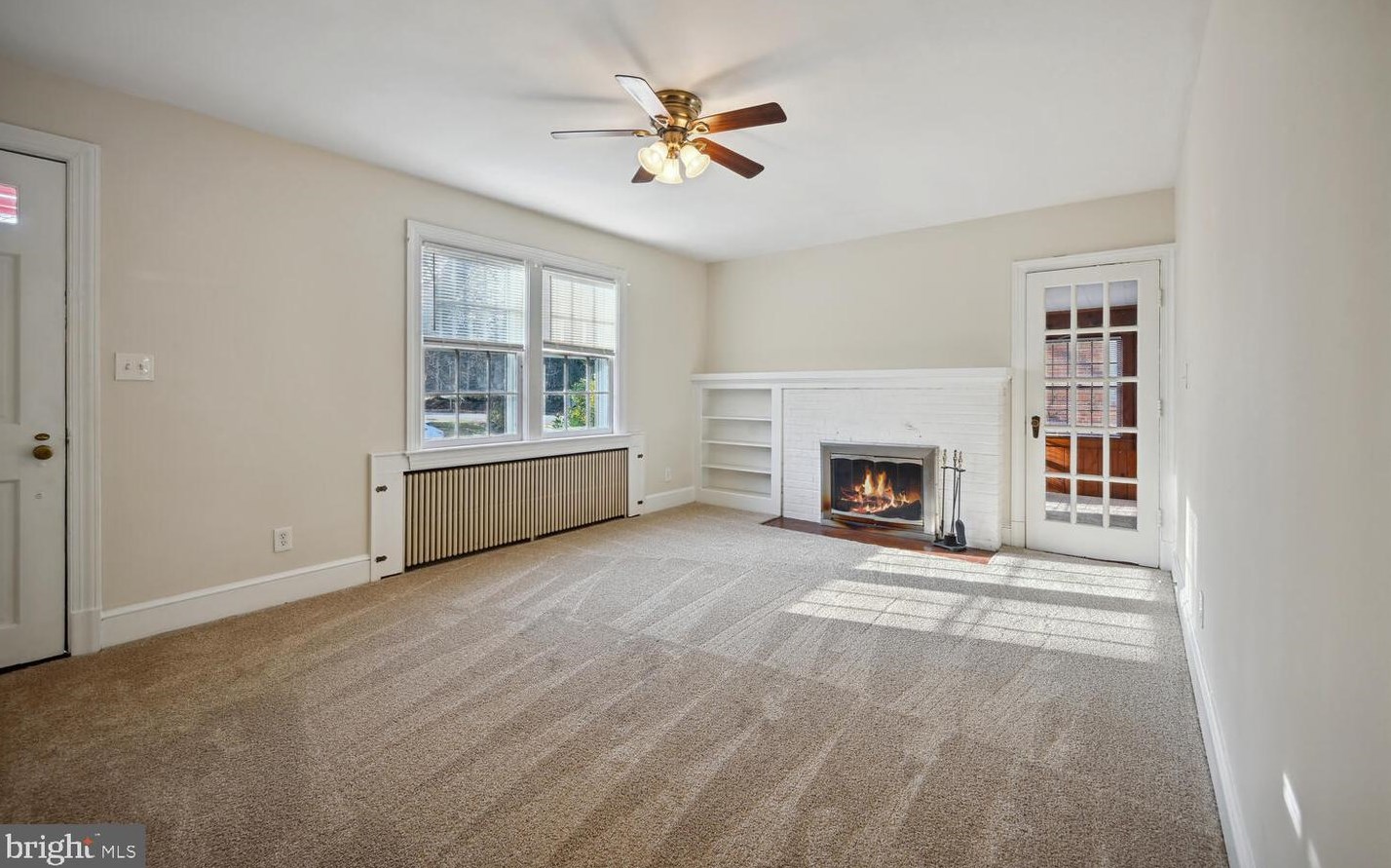 1639 Woodstock St, Arlington VA  22207-2042 exterior