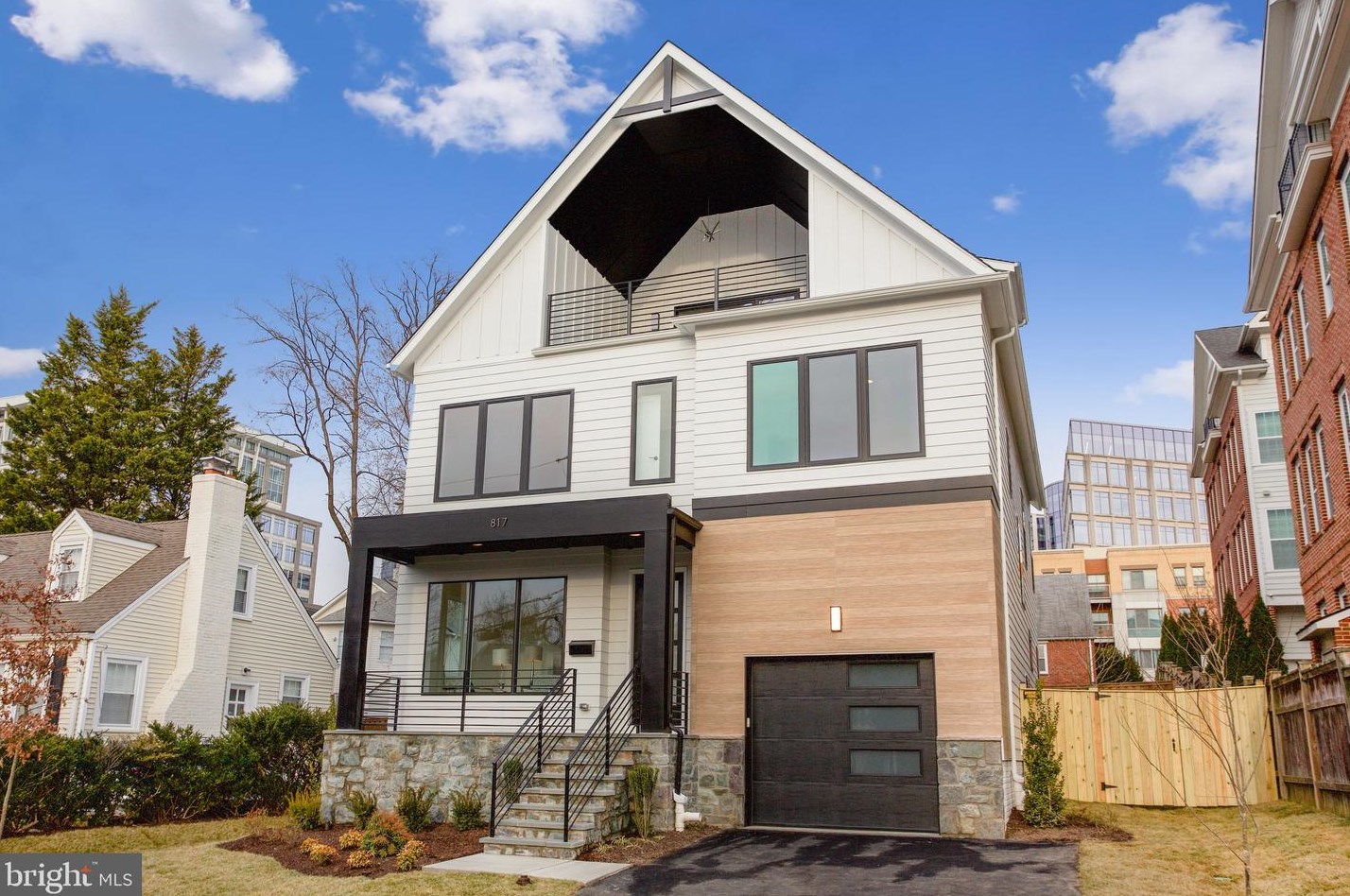 817 Woodrow St, Arlington VA  22203-1522 exterior