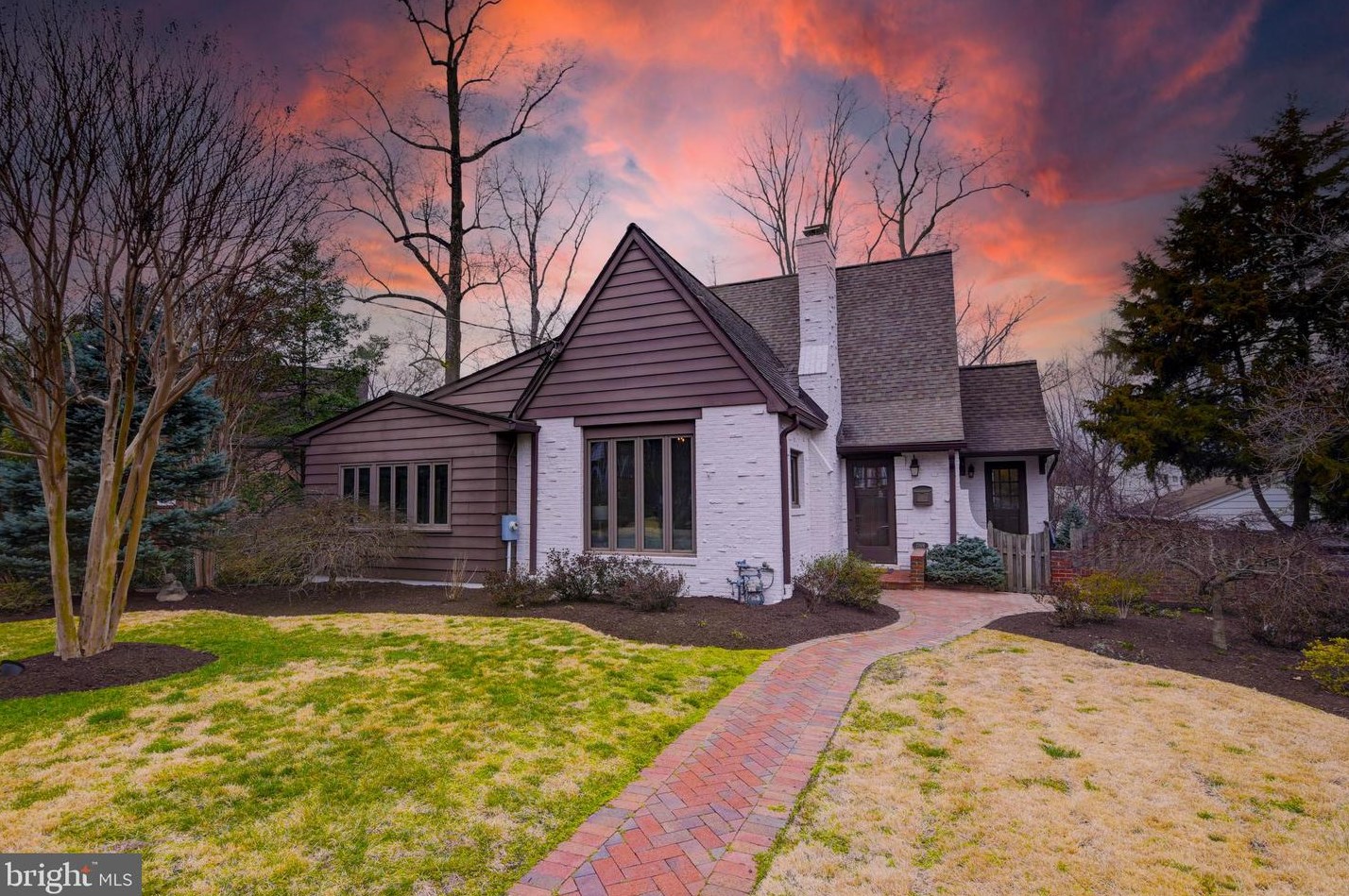 2506 Lynn St, Arlington VA  22202-2261 exterior