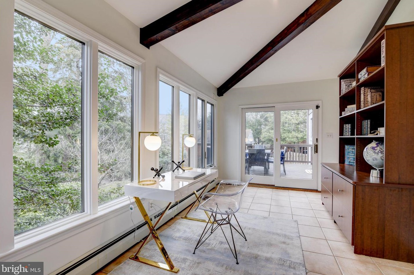 2506 Lynn St, Arlington VA  22202-2261 exterior