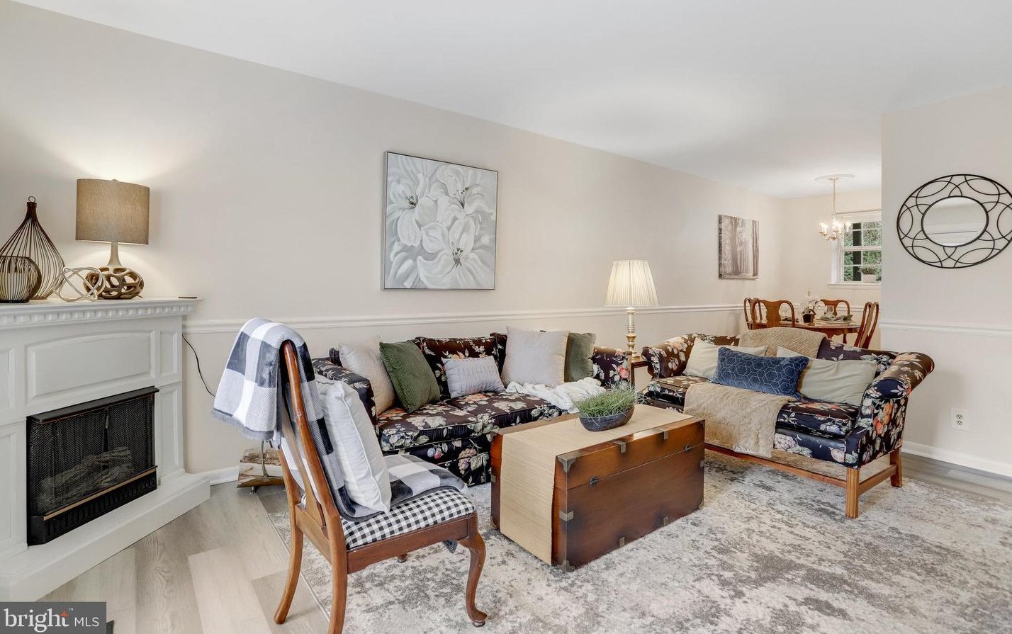2649 Walter Reed Dr, Arlington, VA 22206-1237