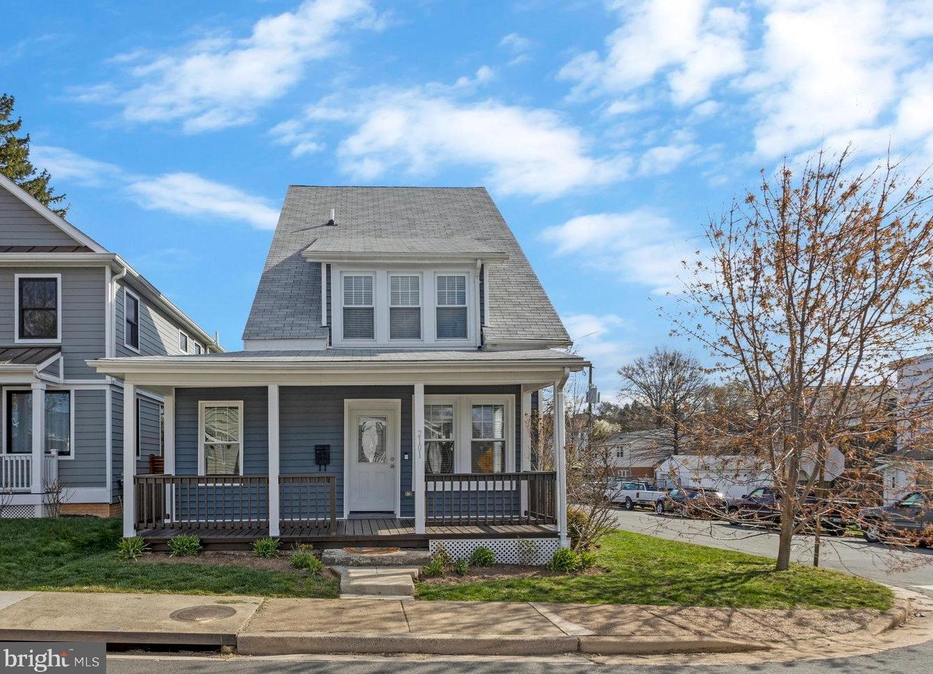 2101 Emerson St, Arlington, VA 22207-1949