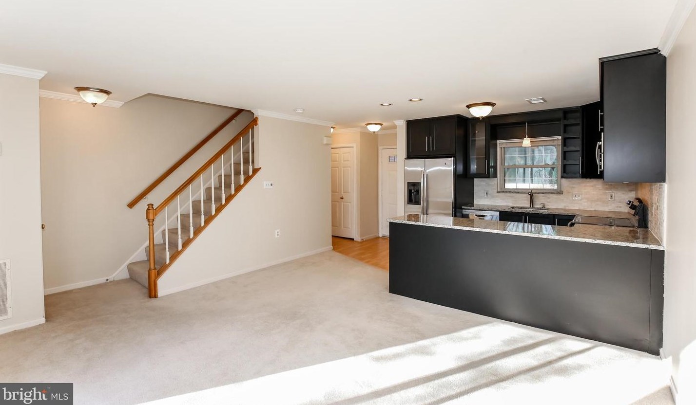 947 Scott St, Arlington VA  22204-4526 exterior