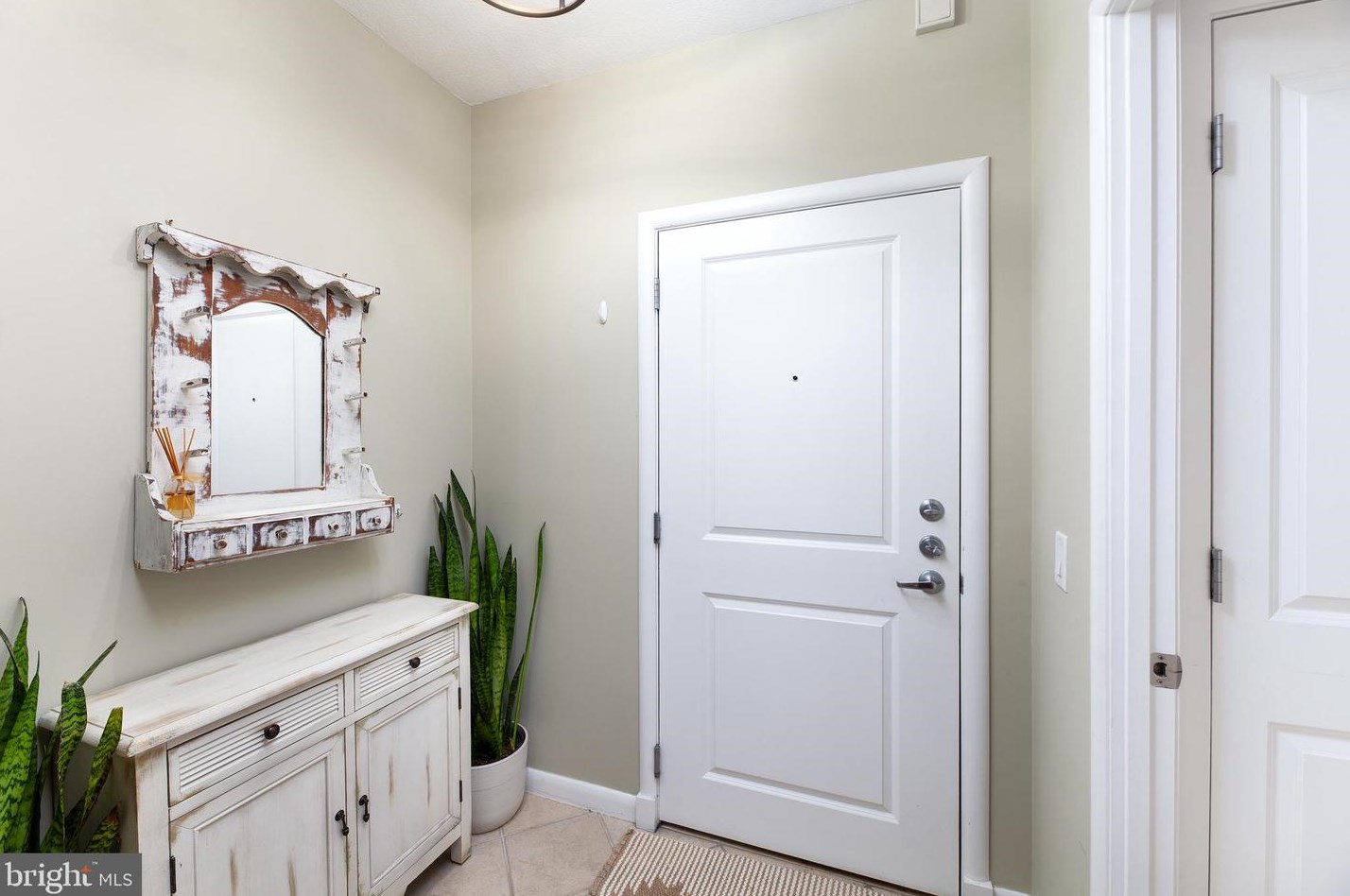 1021 N Garfield St #323, Arlington, VA 22201