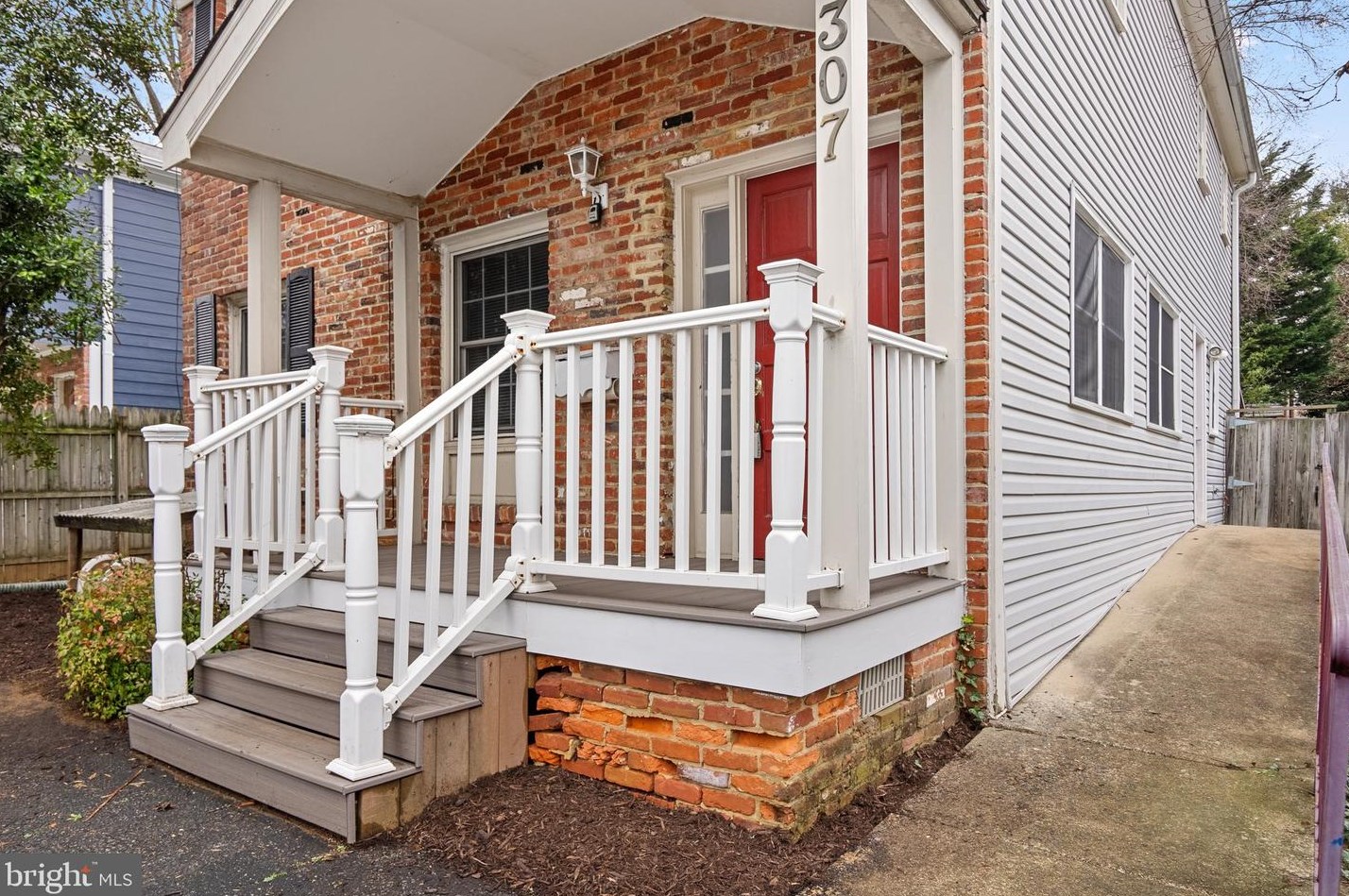 307 Fillmore St, Arlington VA  22201-1227 exterior