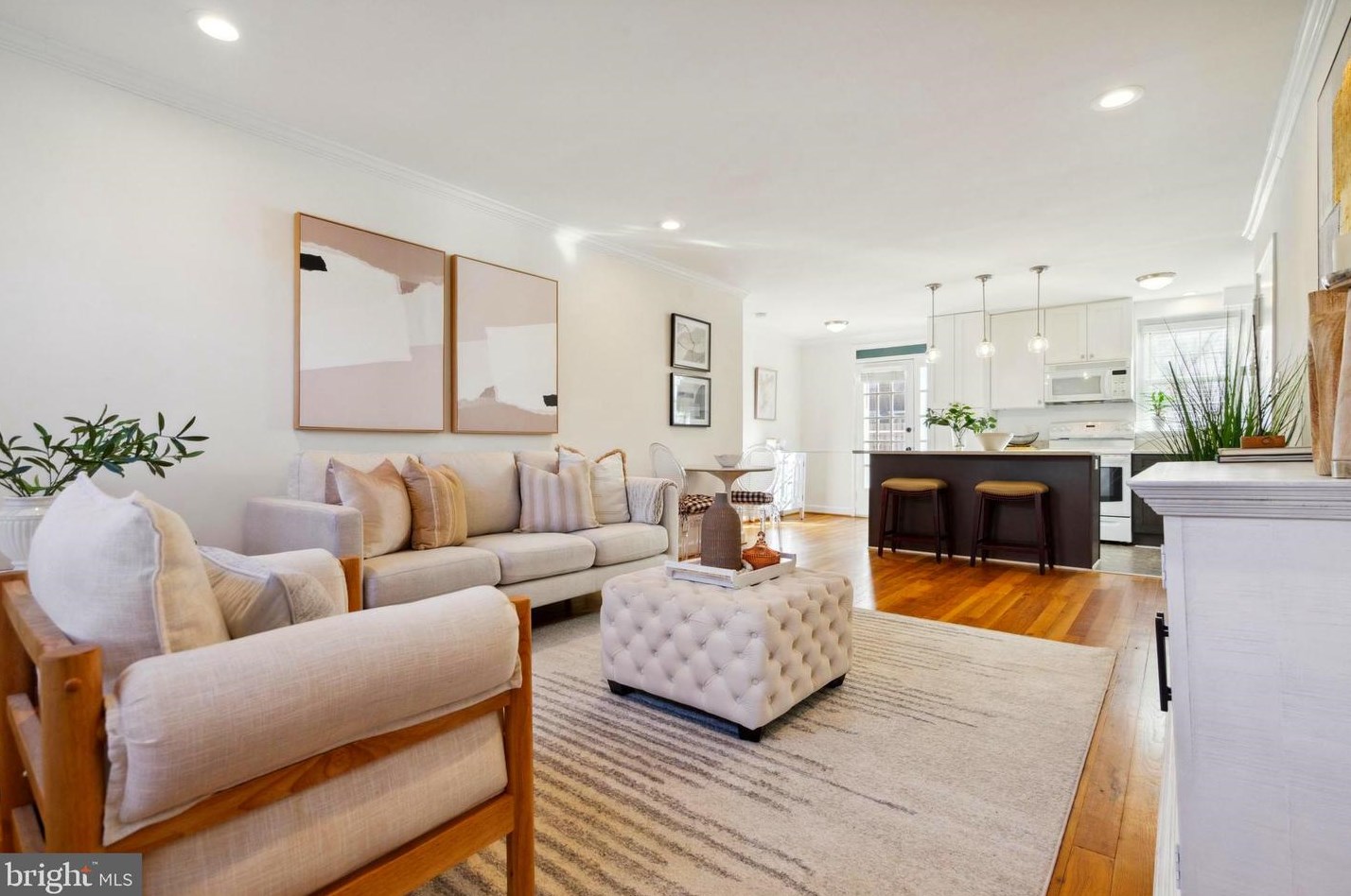 3024 Buchanan St, Arlington, VA 22206-1540