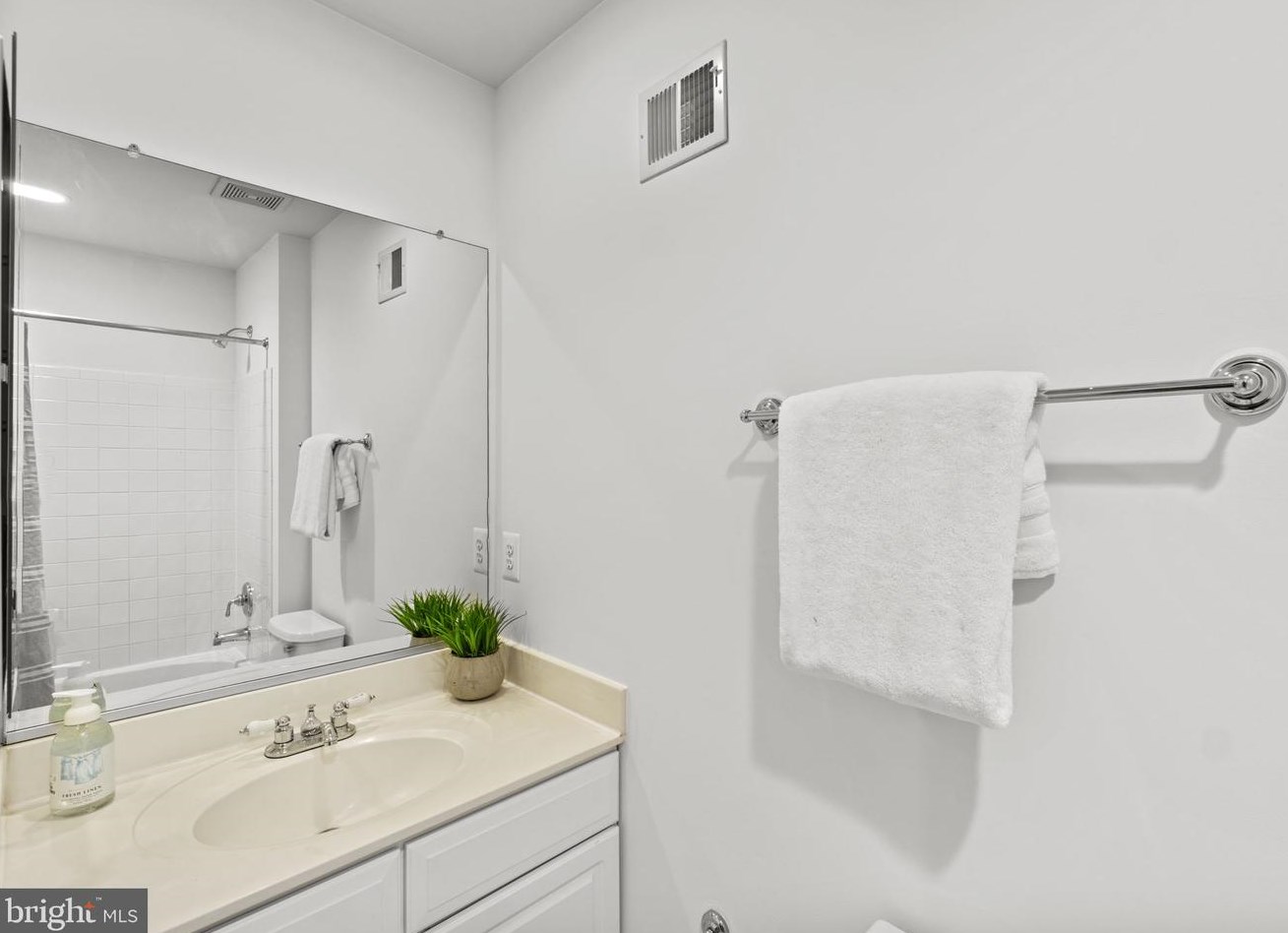 2139 Pierce Ct, Arlington VA exterior