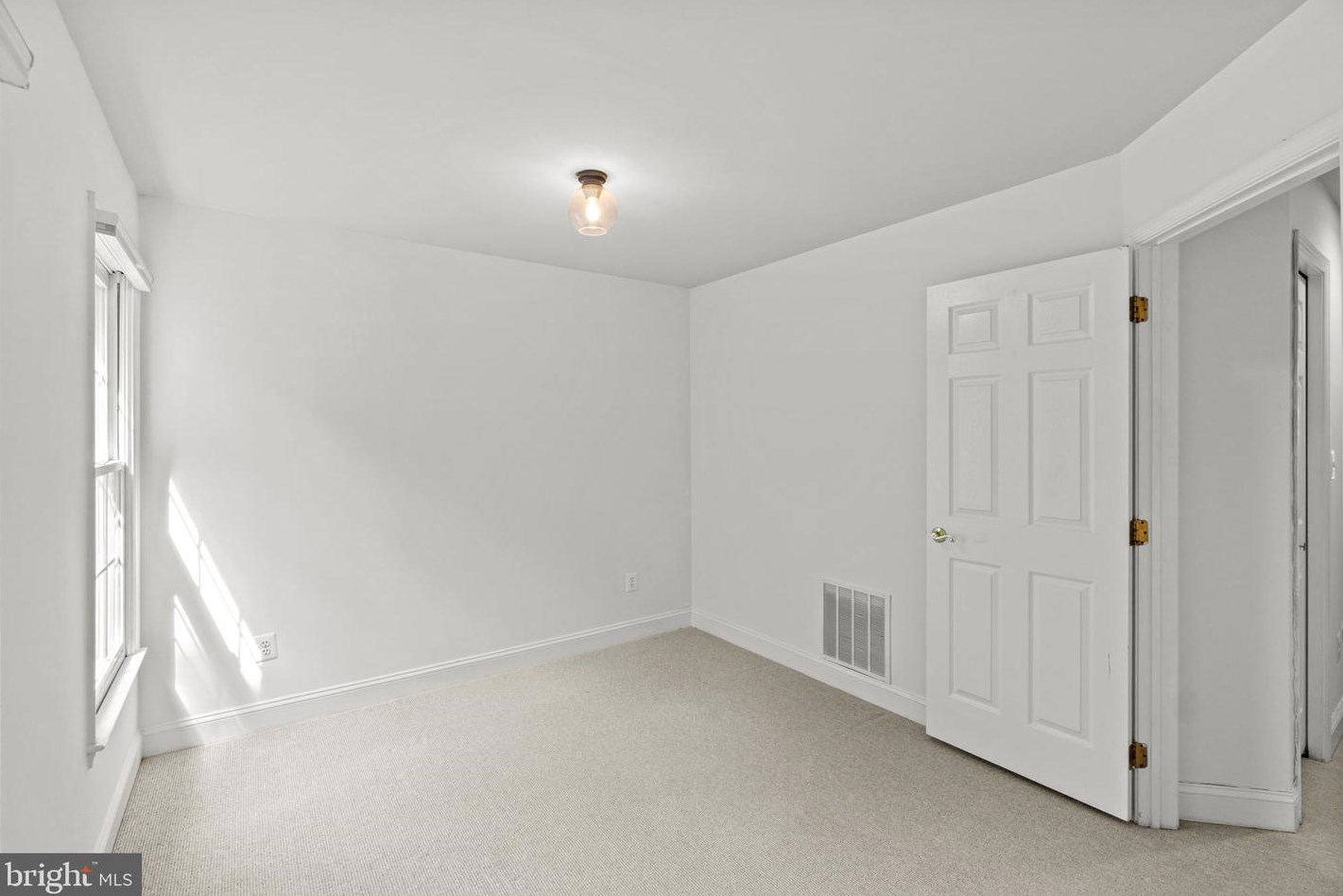 2139 Pierce Ct, Arlington VA exterior