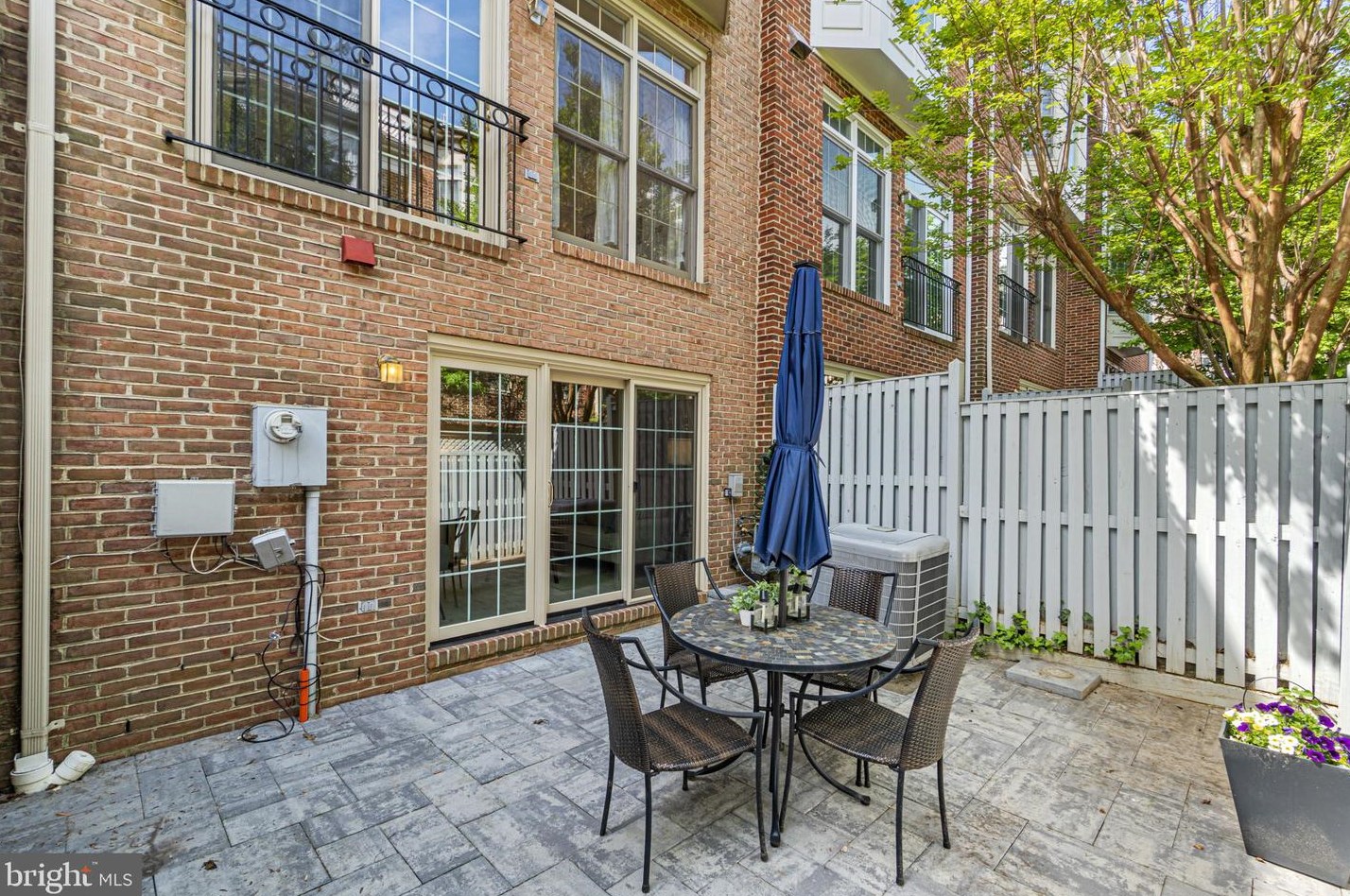 2139 Pierce Ct, Arlington VA exterior