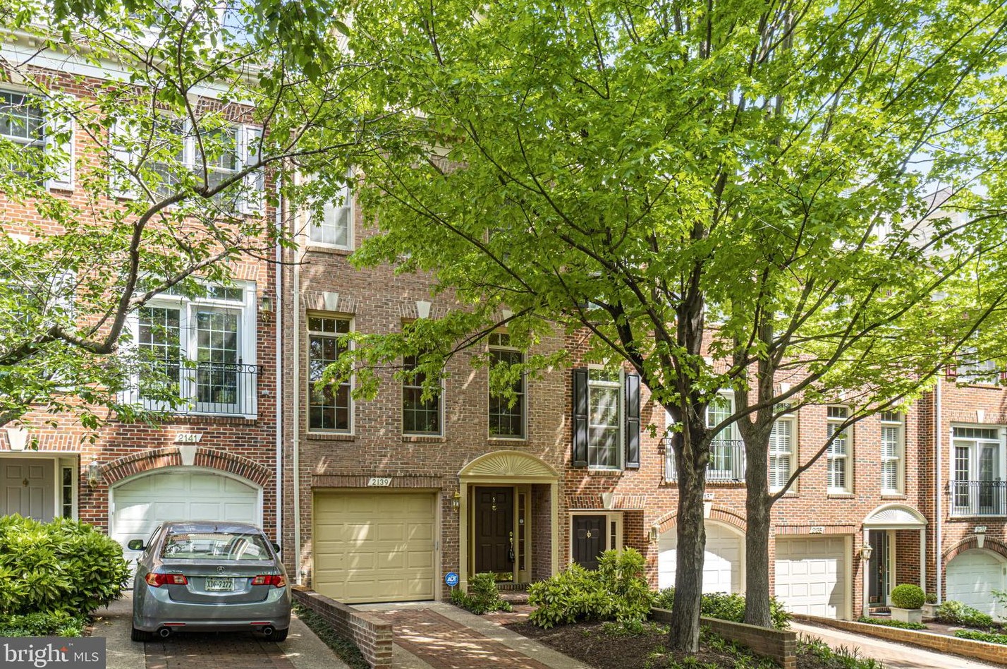 2139 N Pierce Ct, Arlington, VA 22209