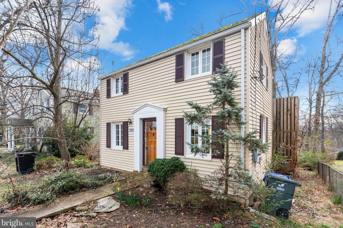 5126 11th St S, Arlington, VA 22204