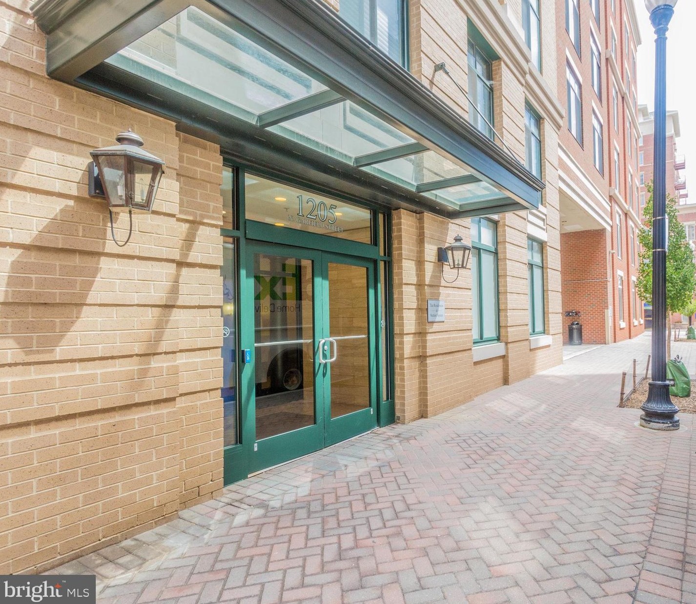 1205 N Garfield St #ph8, Arlington, VA 22201
