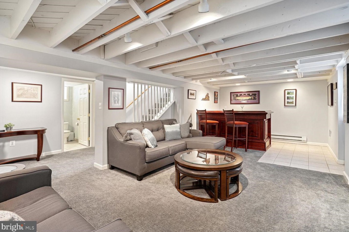 1706 Taylor St, Arlington VA 22204-4073 exterior