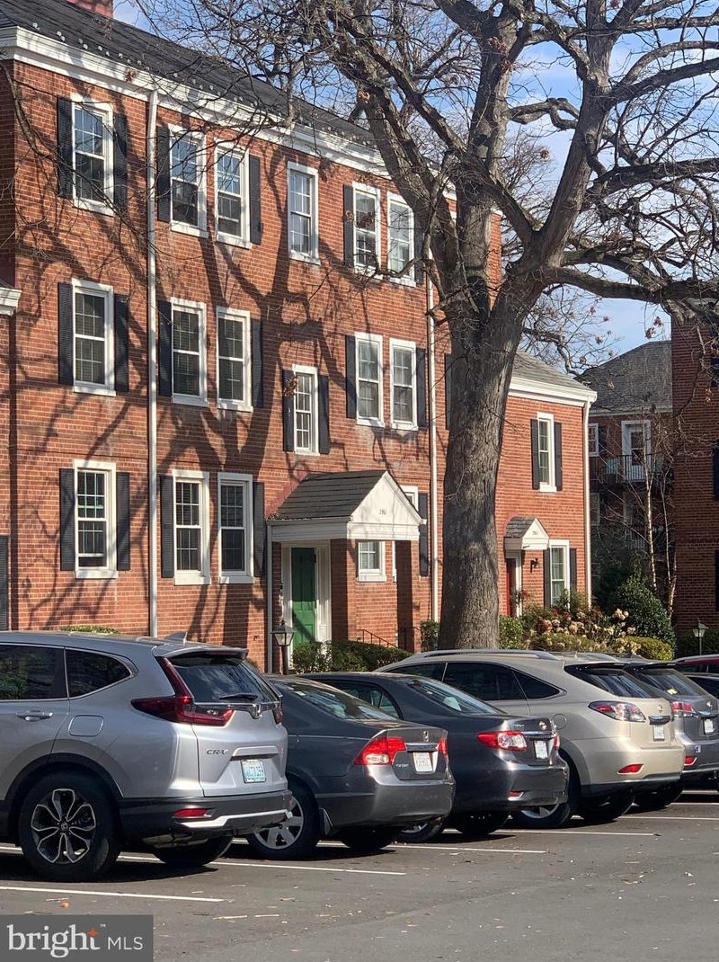 2961 S Columbus St Apt B1, Arlington, VA 22206