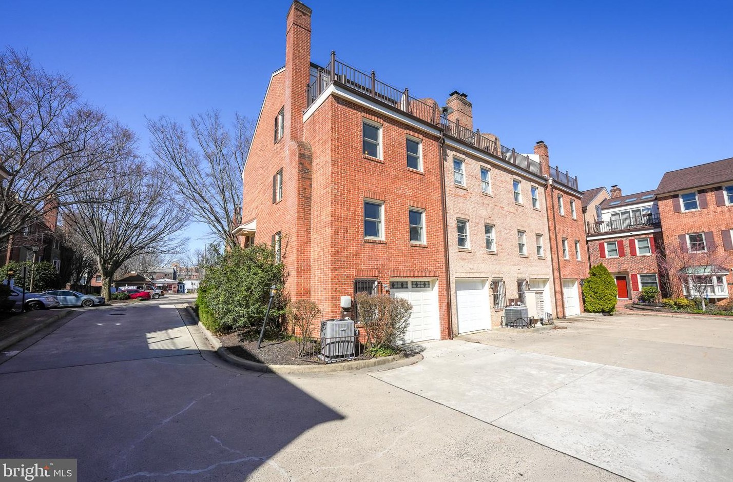 1135 Taylor St, Arlington, VA 22201-5728