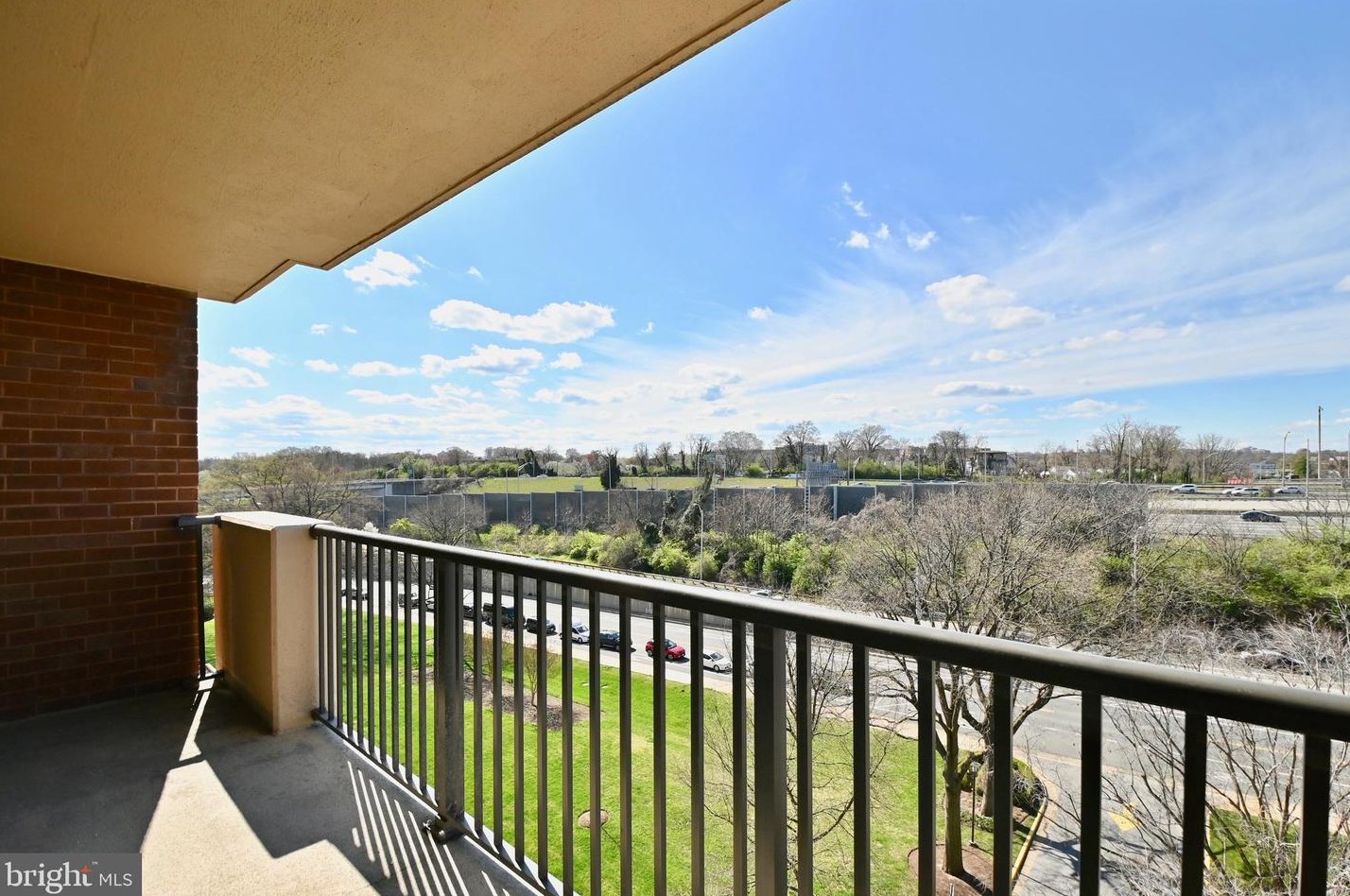 1300 Army Navy Dr #729, Arlington, VA 22202