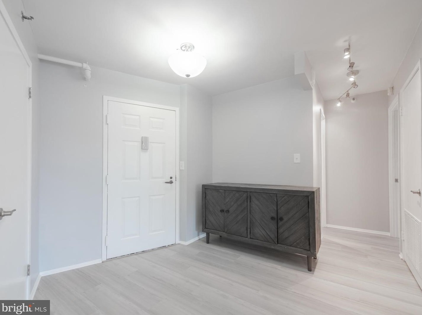 1600 N Oak St #803, Arlington, VA 22209